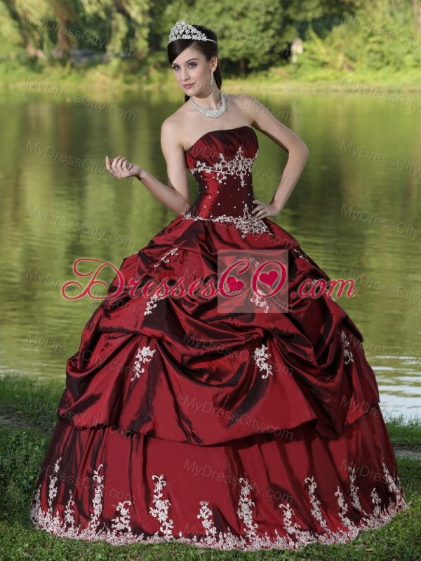 Custom Made Burgundy Quinceanera Dress Party Wear With Satin Embroidery Decorate