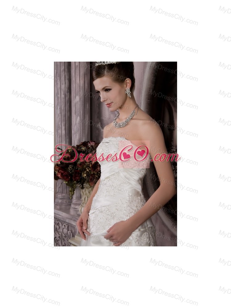 2013 Best A-line Strapless Lace Appliques Wedding Dress for Outdoor