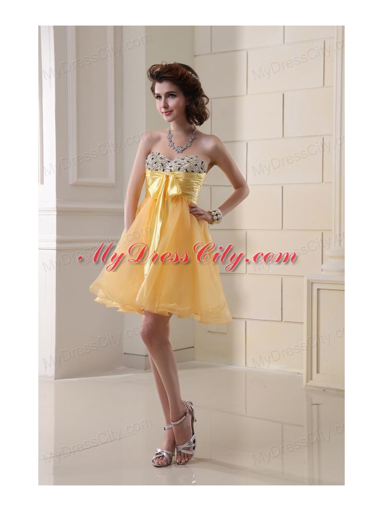 A-line Sweetheart Organza Ruching Mini-length Prom Dress in Gold