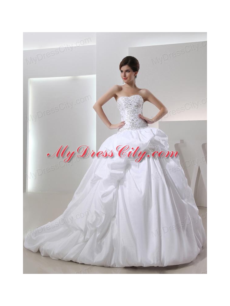 2014 Ball Gown Sweetheart Neck Wedding Dress with Pick-ups and Appliques