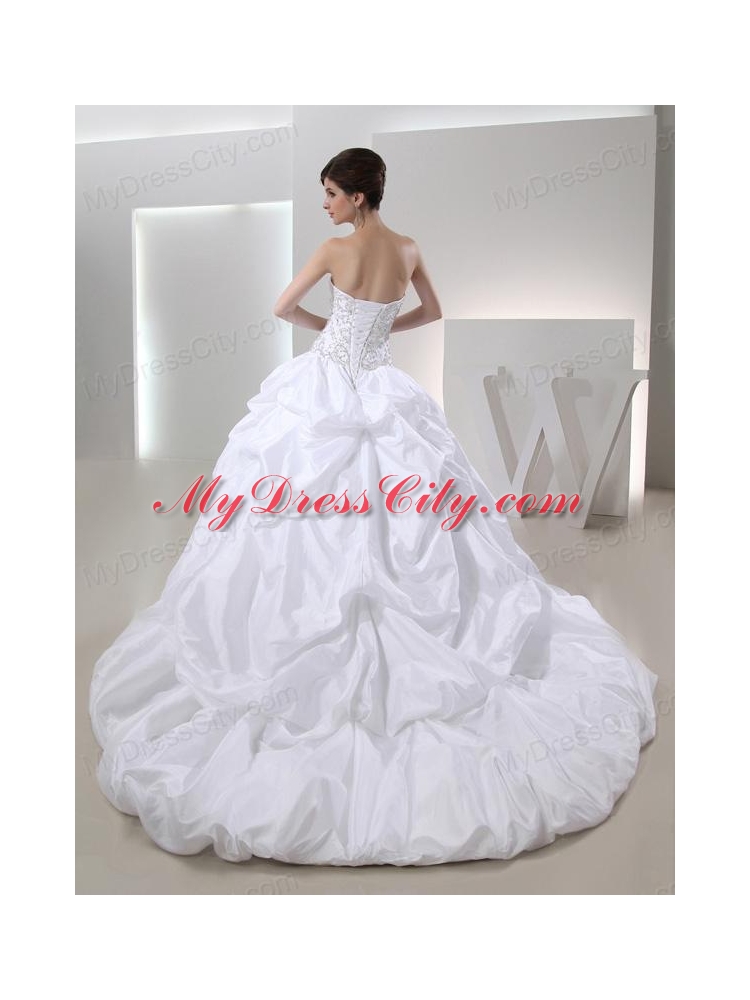 2014 Ball Gown Sweetheart Neck Wedding Dress with Pick-ups and Appliques