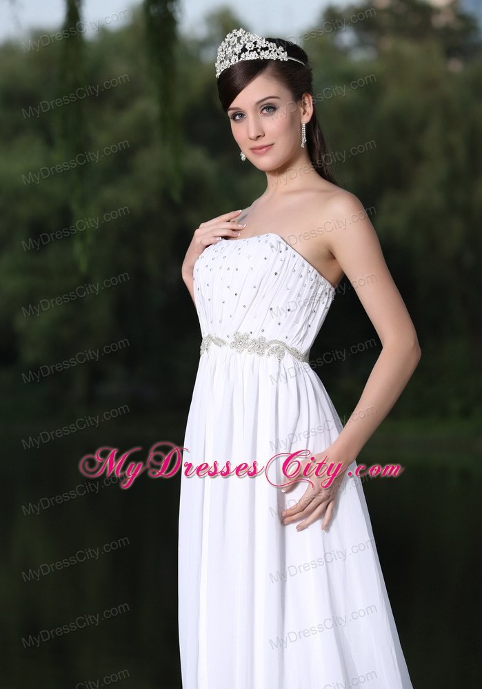 White Sweep Train Empire Chiffon Ruching Bridal Gowns with Beading