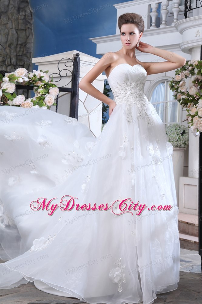 Unique Sweetheart Court Train Beaded Appliques Wedding Dress with Organza