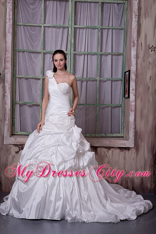 One Shoulder Appliques and Pick-ups A-line Wedding Dress with Flowers