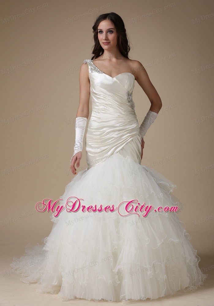Elegant Mermaid One Shoulder Appliques and Ruched Bridal dress