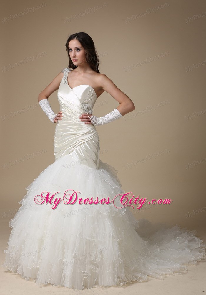 Elegant Mermaid One Shoulder Appliques and Ruched Bridal dress