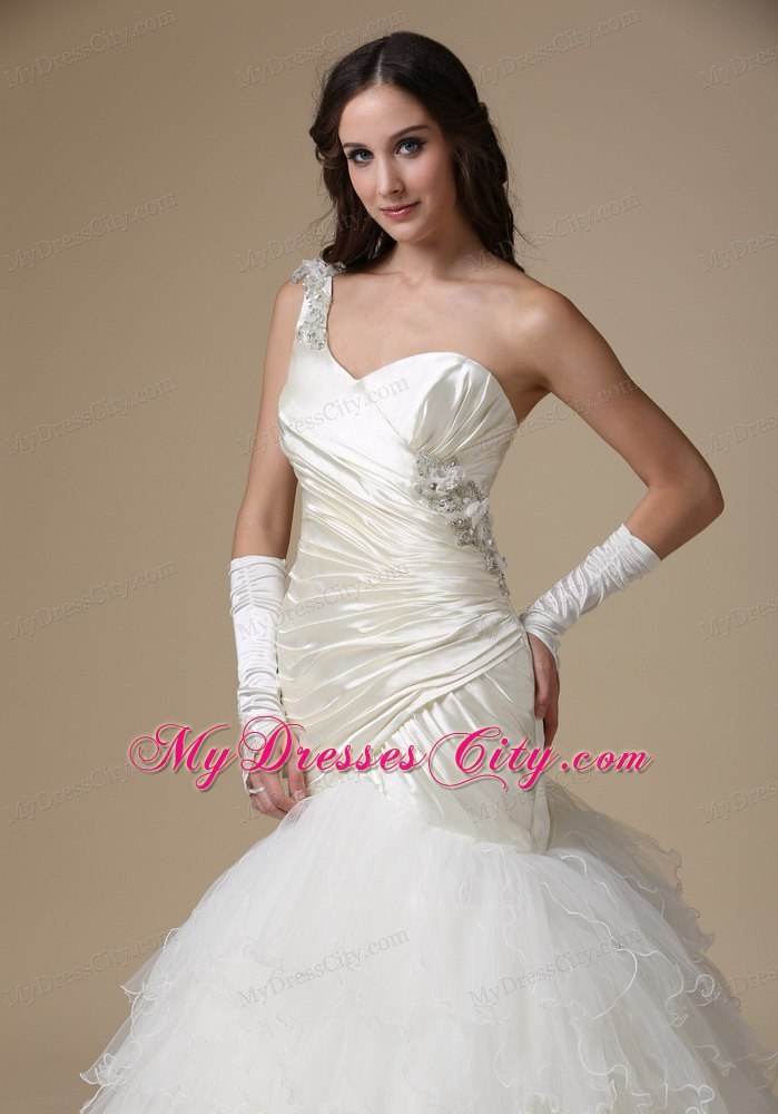 Elegant Mermaid One Shoulder Appliques and Ruched Bridal dress