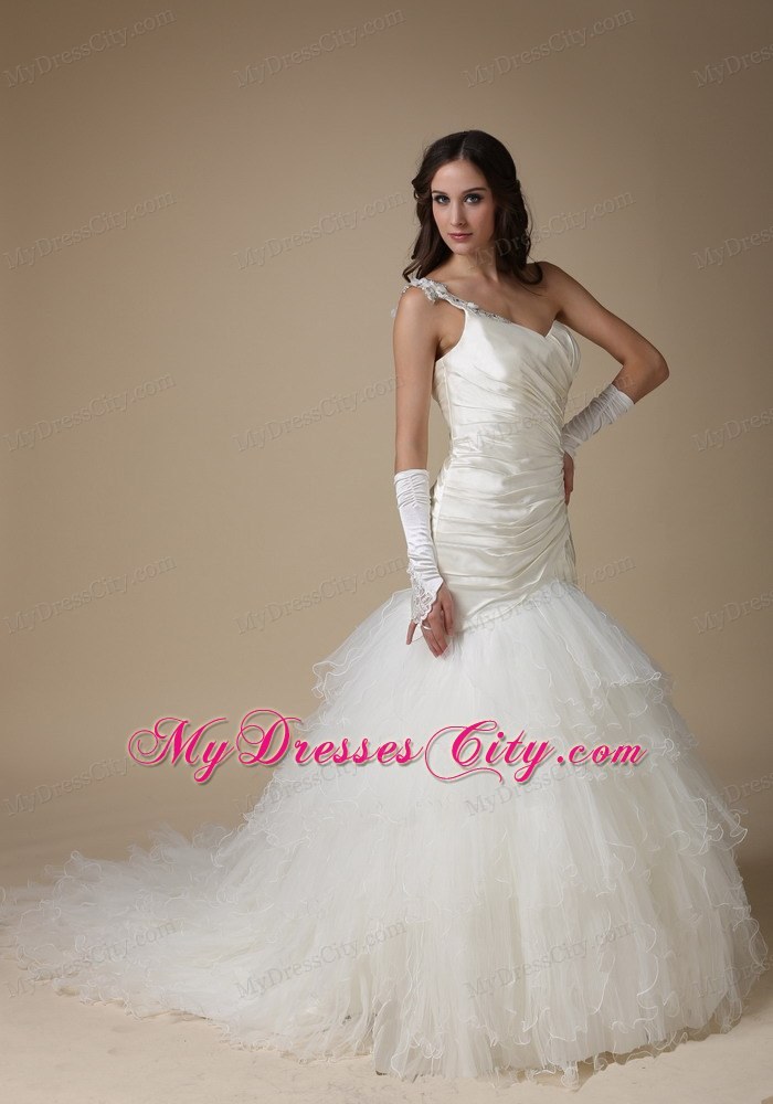Elegant Mermaid One Shoulder Appliques and Ruched Bridal dress