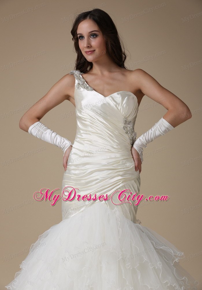 Elegant Mermaid One Shoulder Appliques and Ruched Bridal dress