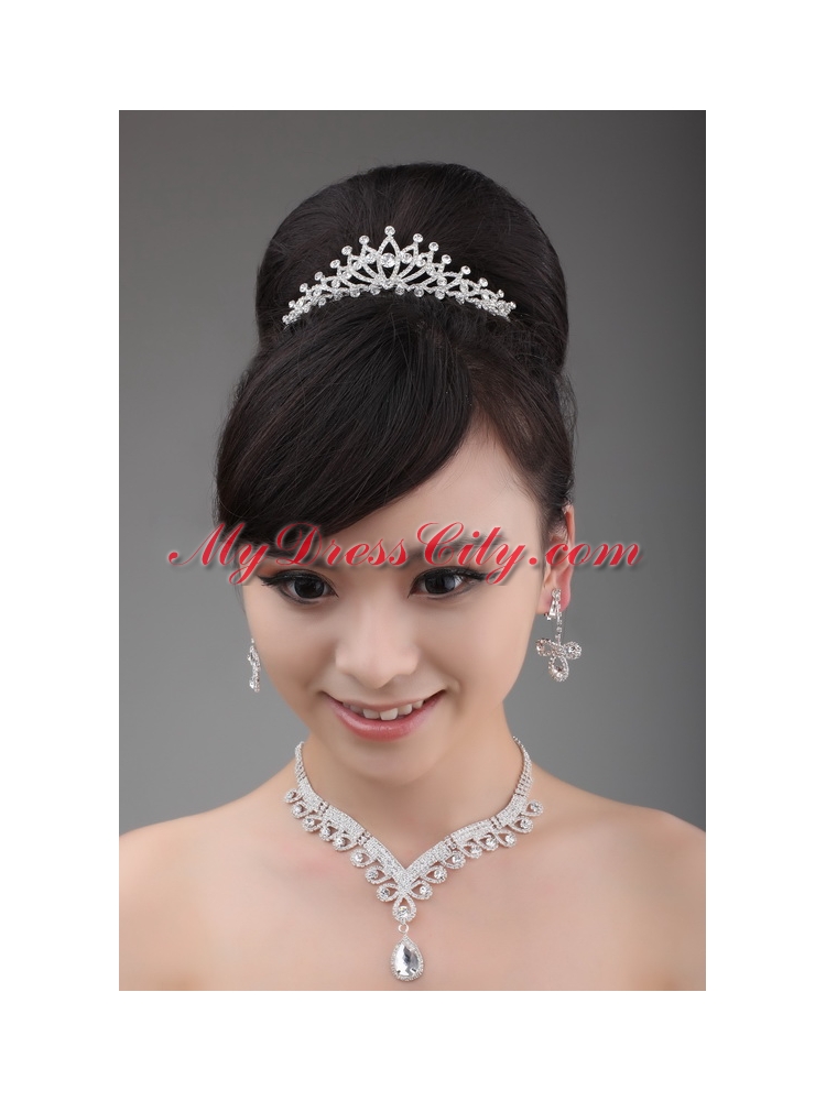 Dreamlike Rhinestone And Alloy Jewelry Set with Crown Necklace And Earrings