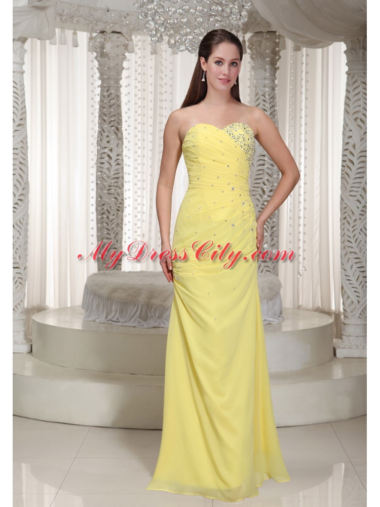 2015 Sweetheart Yellow Chiffon Prom Dress with Beading and Ruching