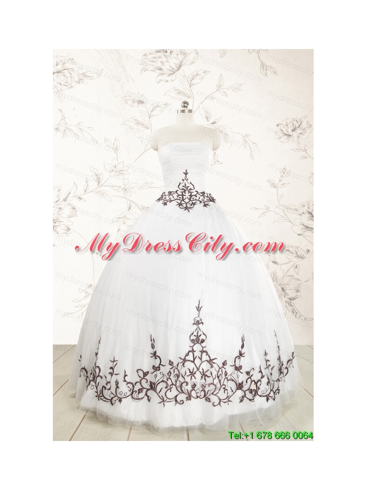 2015 Appliques Strapless Ball Gown White Tulle Quinceanera Dress