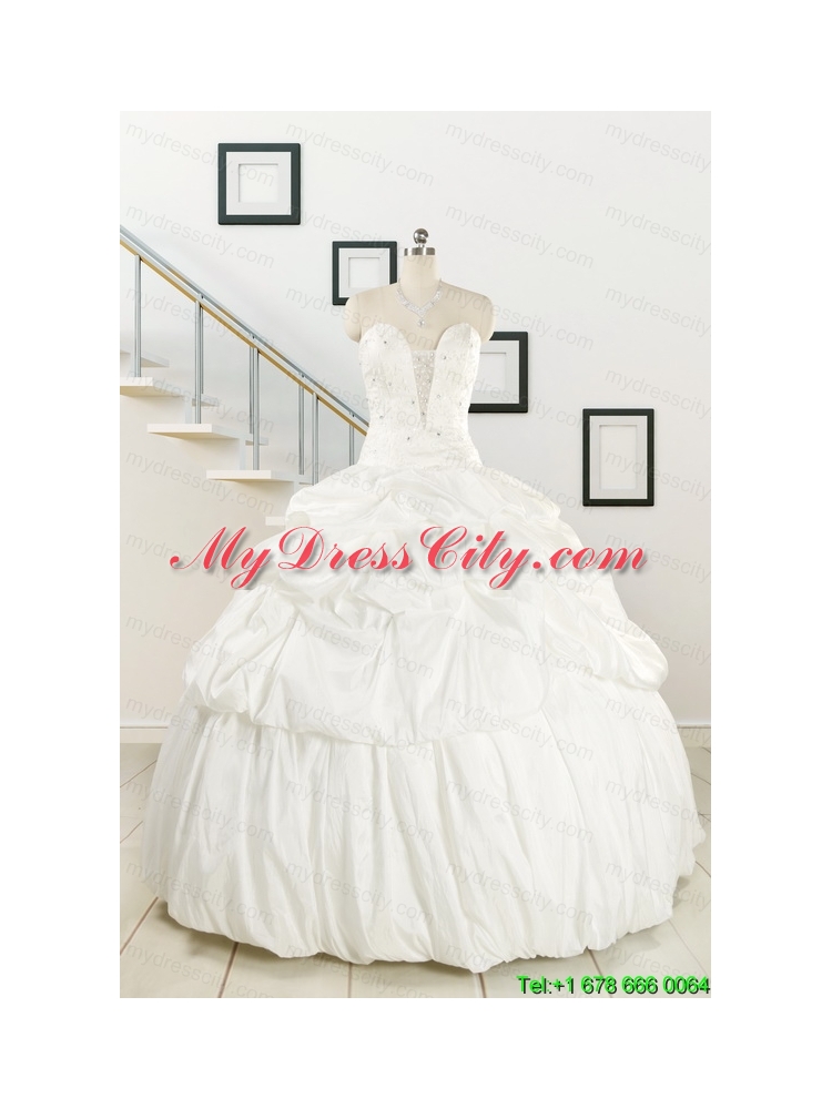 2015 White Taffeta Dresses For a Quinceanera with Beading and Pick Ups