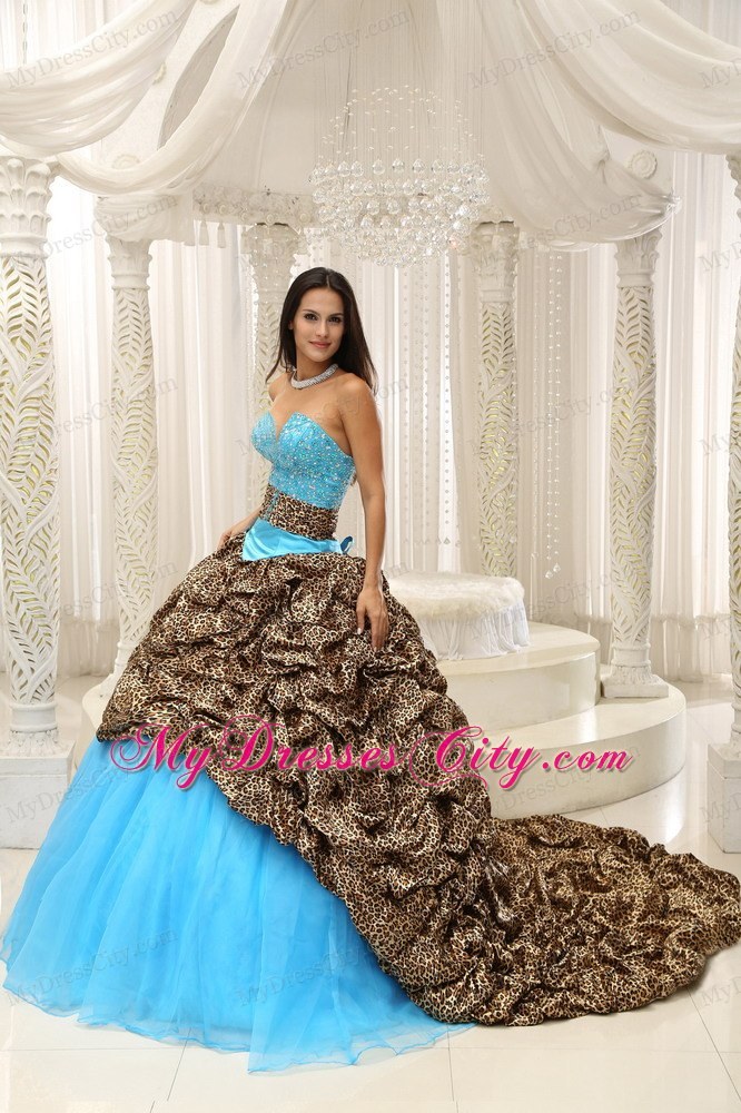 Leopard Court Train Aqua Blue Quinceanera Dress with V-cut Neck