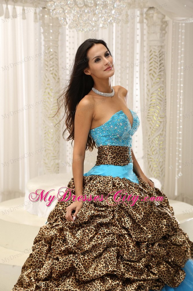 Leopard Court Train Aqua Blue Quinceanera Dress with V-cut Neck