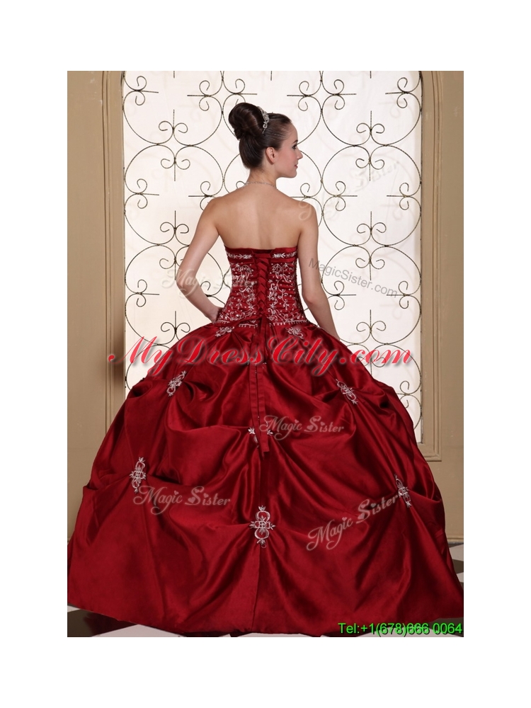 2016 Classic   Embroidery Wine Red Strapless Quinceanera Dresses