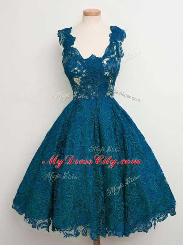 Glittering Sleeveless Lace Up Knee Length Lace Court Dresses for Sweet 16