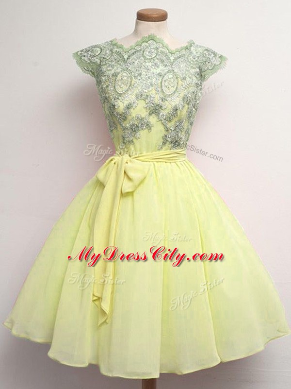 Knee Length A-line Cap Sleeves Yellow Dama Dress for Quinceanera Lace Up