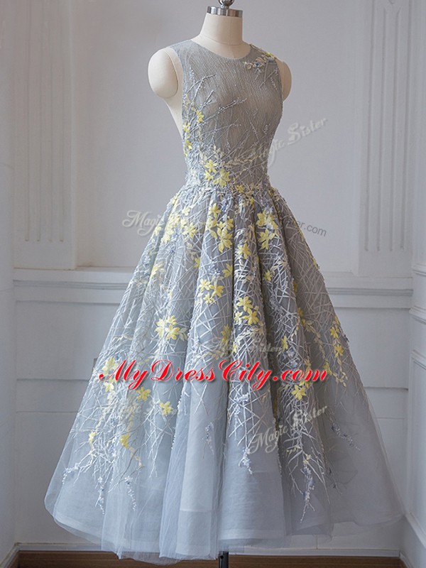 Lovely Grey Criss Cross Scoop Lace Dama Dress for Quinceanera Tulle Sleeveless
