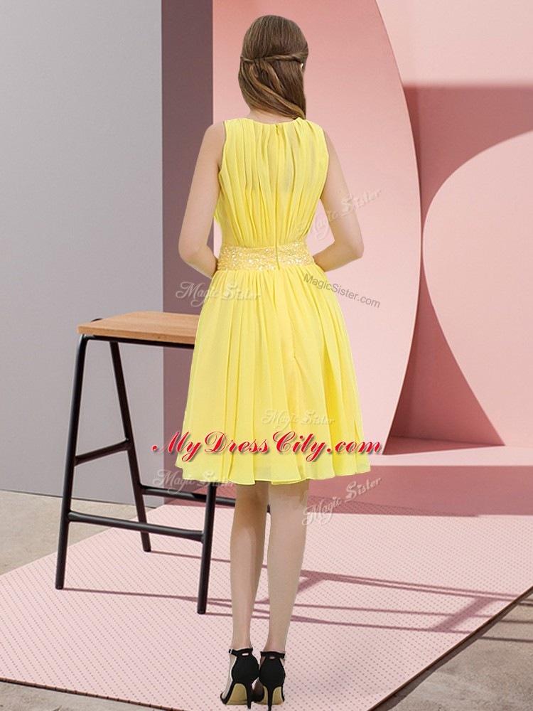 Yellow Chiffon Zipper Scoop Sleeveless Knee Length Dama Dress for Quinceanera Sequins
