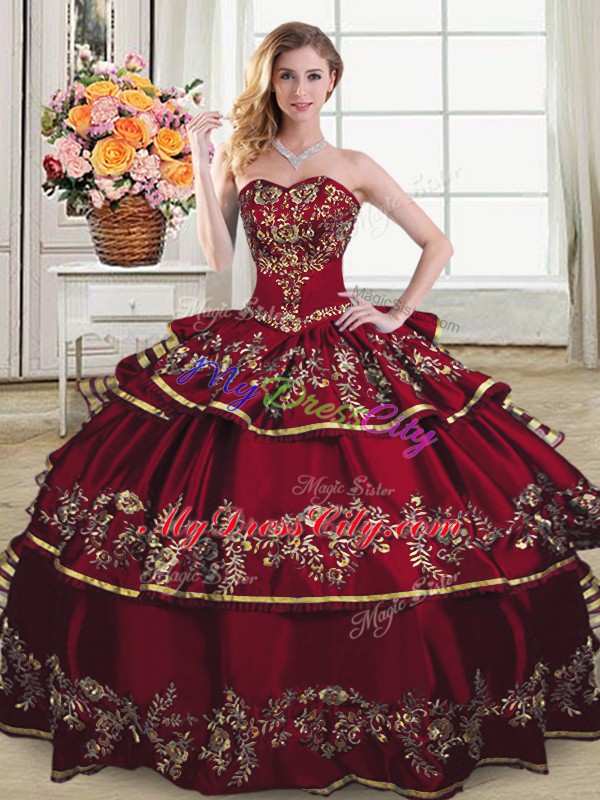 Inexpensive Wine Red Lace Up Sweetheart Embroidery and Ruffled Layers Vestidos de Quinceanera Organza Sleeveless