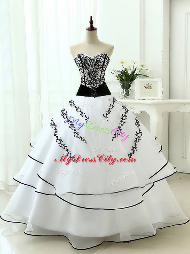 White Sweetheart Neckline Beading and Appliques Quince Ball Gowns Sleeveless Lace Up
