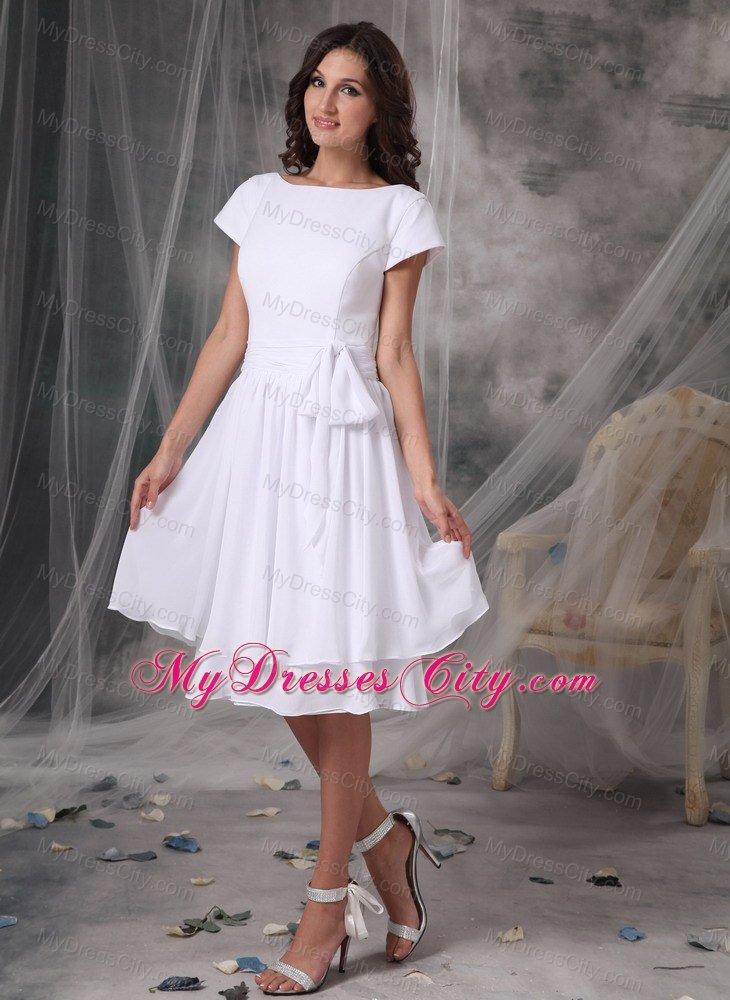 Bateau Knee-length White Chiffon Short Sleeves Bridesmaid Dress