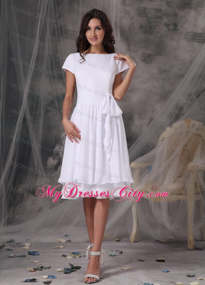 Bateau Knee-length White Chiffon Short Sleeves Bridesmaid Dress