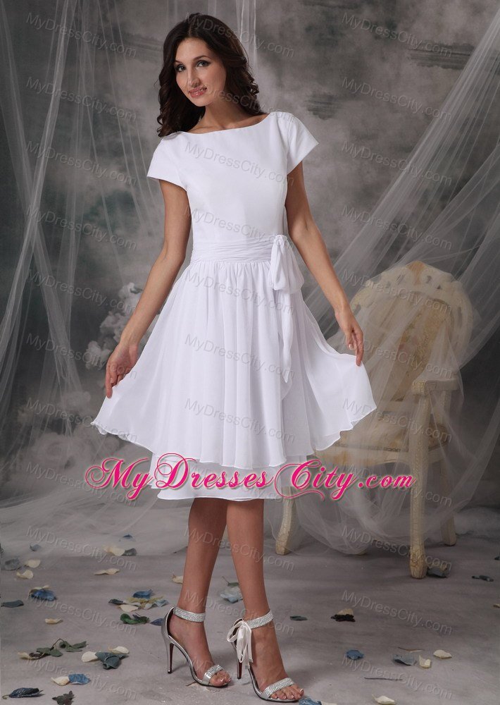 Bateau Knee-length White Chiffon Short Sleeves Bridesmaid Dress