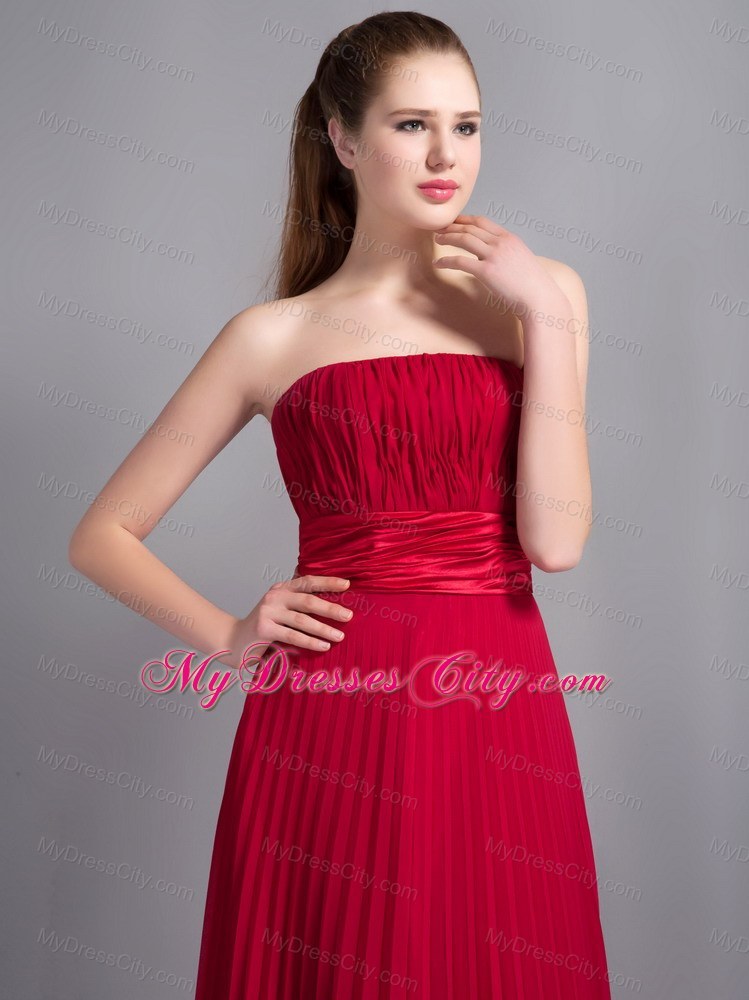 Romantic Red Empire Strapless Pleated Chiffon Bridesmaid Dress