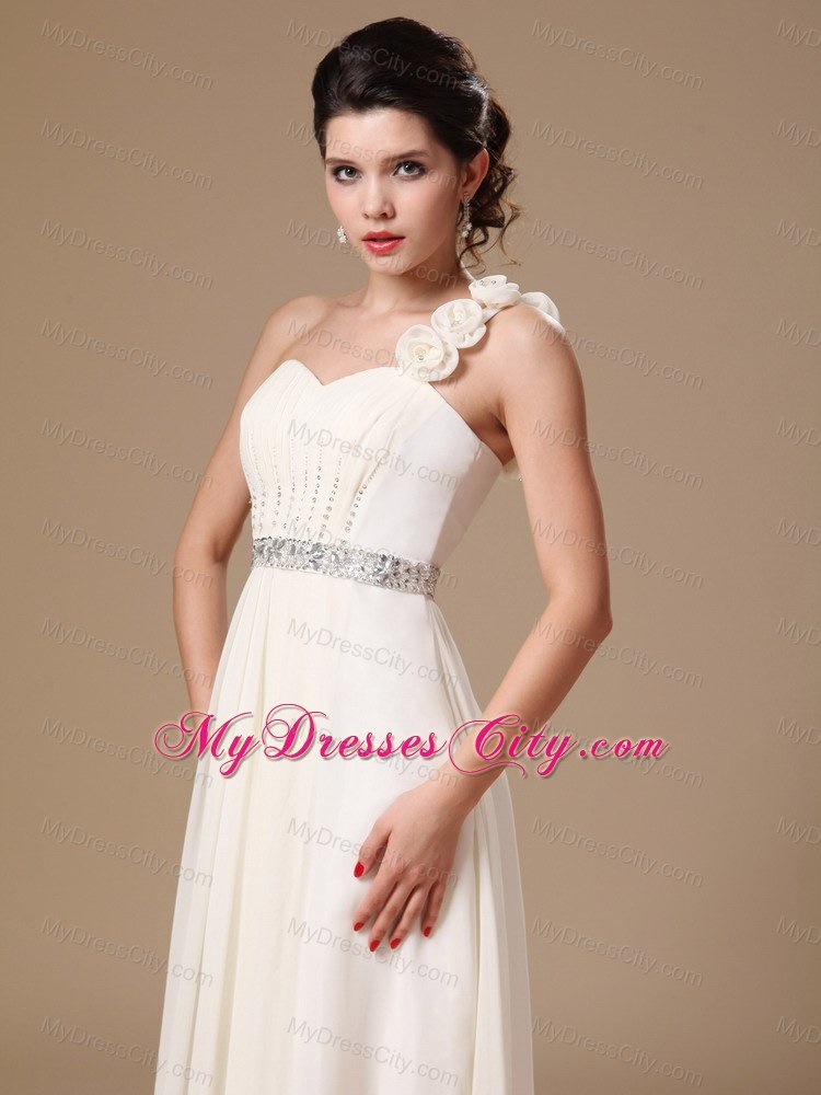 Single Shoulder Beading Ivory Prom Gown with Handmade Flowers