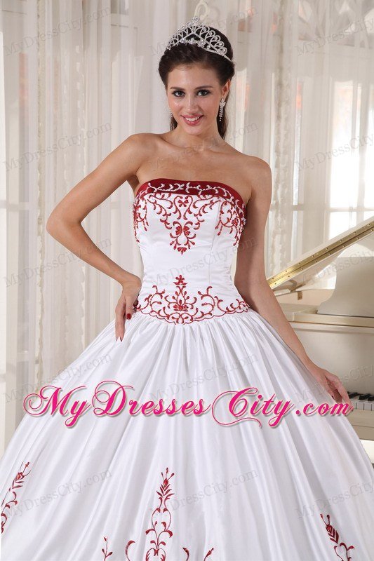Traditinal White and Wine Red Strapless Embroidery Quinceanera Gowns