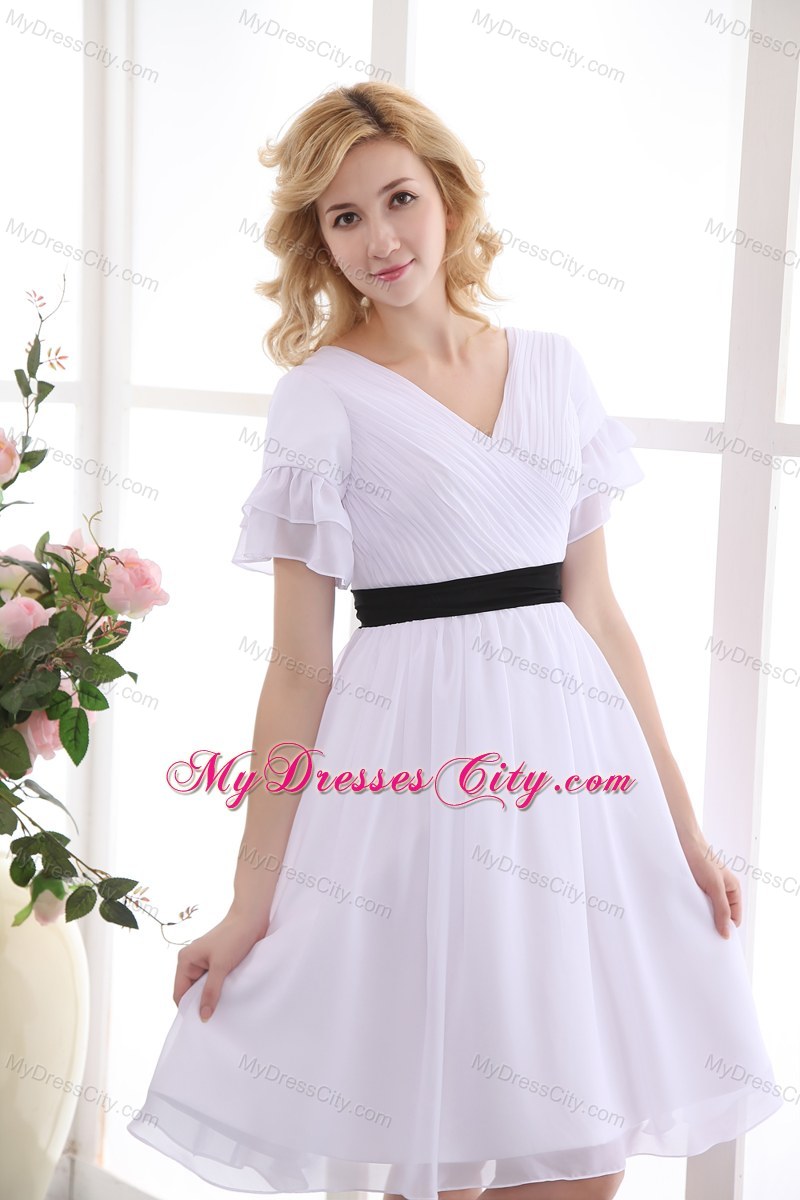Simple White A-line Mini-length Chiffon Ruched V-neck Dresses For Bridesmaid