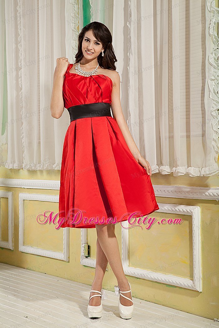 Red Knee-length Ruched Homecoming Dress A-line One Shoulder