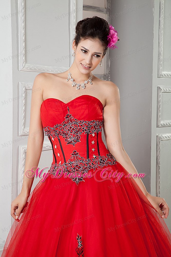 Sweetheart Tulle Beading Appliques Red Quinceanera Dresses 2013