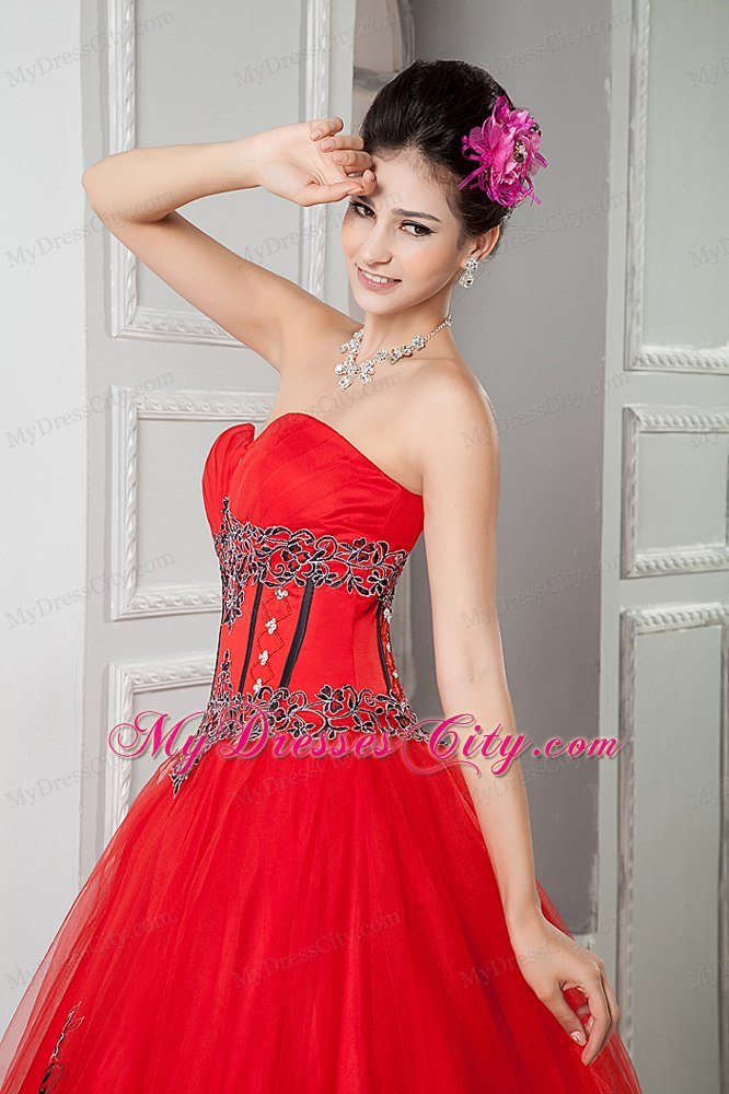 Sweetheart Tulle Beading Appliques Red Quinceanera Dresses 2013