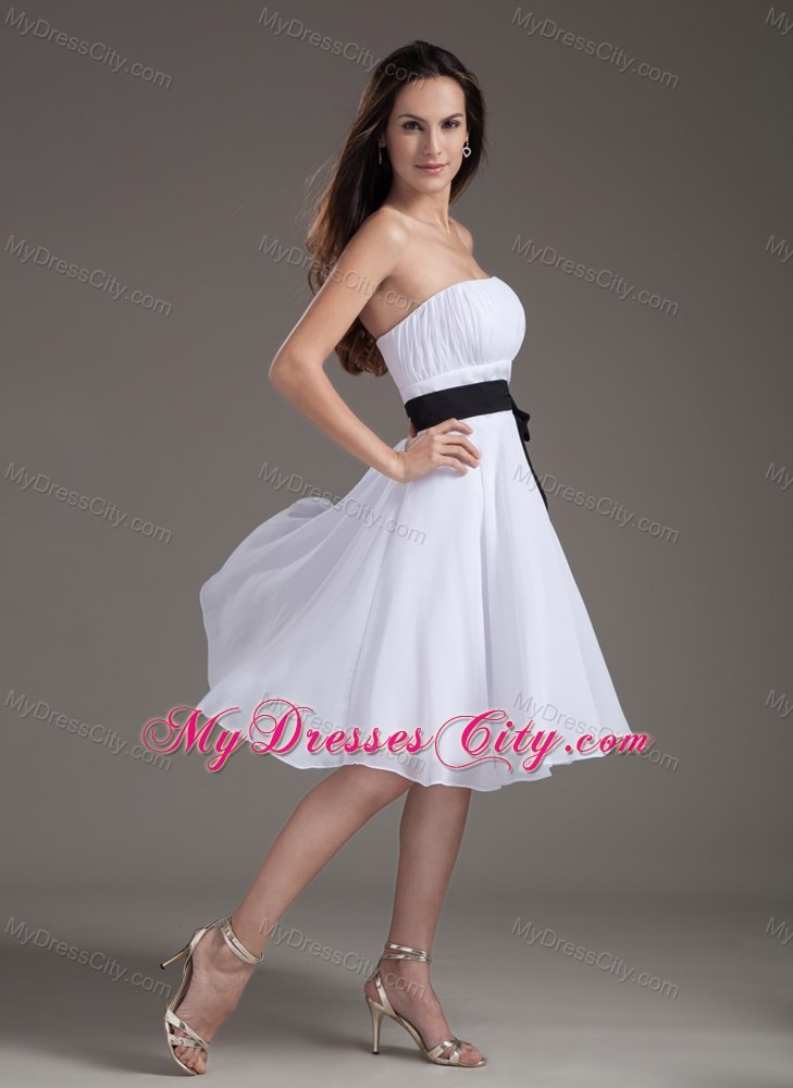 White Chiffon Strapless Kneelength Prom Dress for Girls