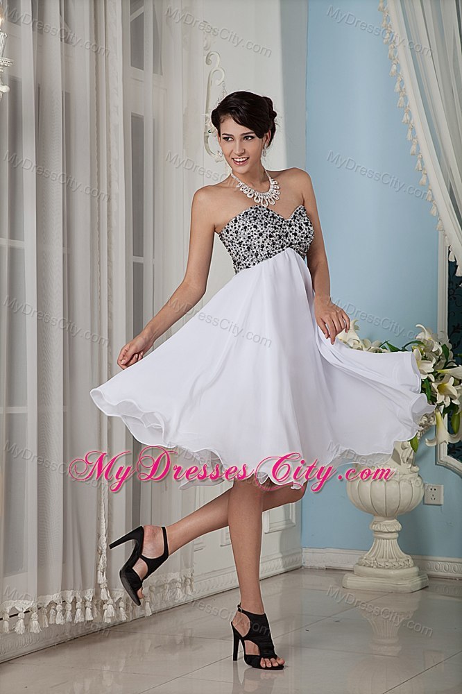 Beaded Sweetheart Chiffon Knee-length White Cocktail Dress for Prom
