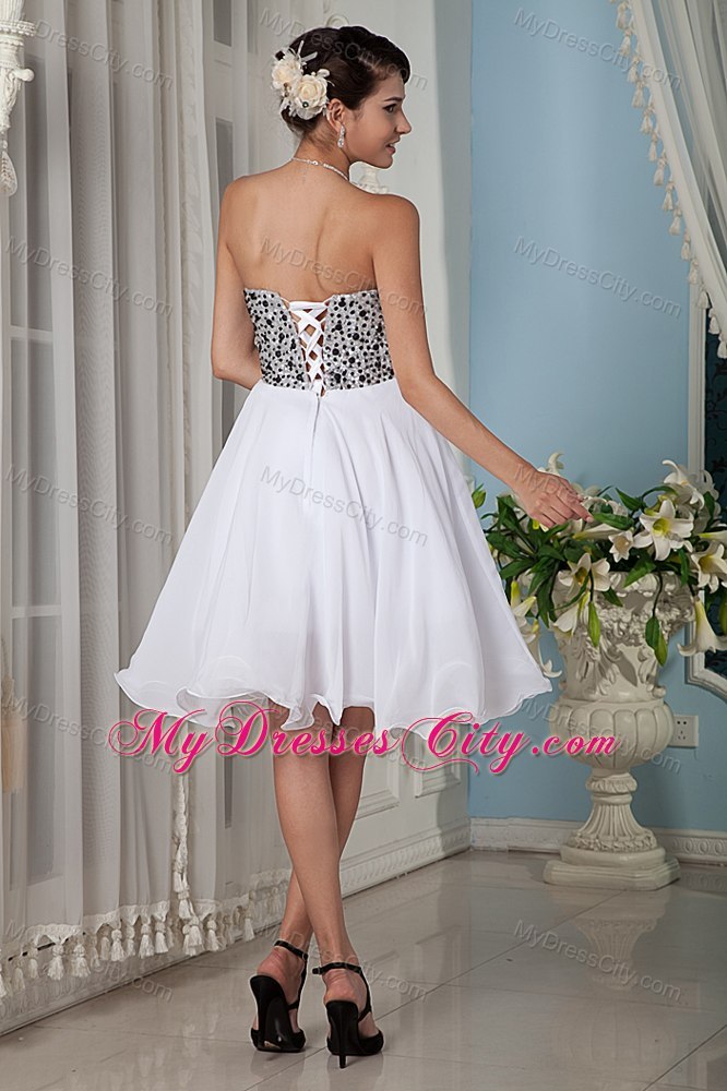 Beaded Sweetheart Chiffon Knee-length White Cocktail Dress for Prom