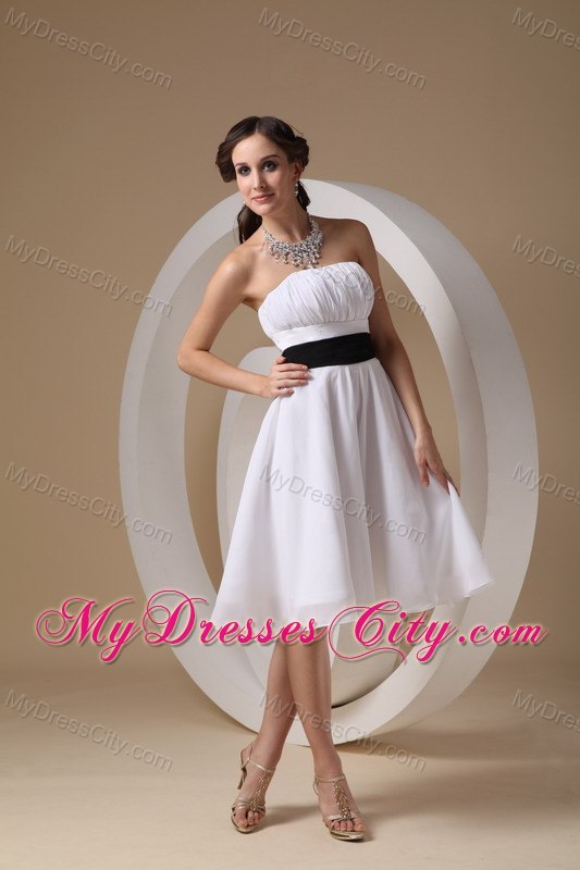 Simple Chiffon Ruched Knee-length Dama Dresses with Black Sash Bow
