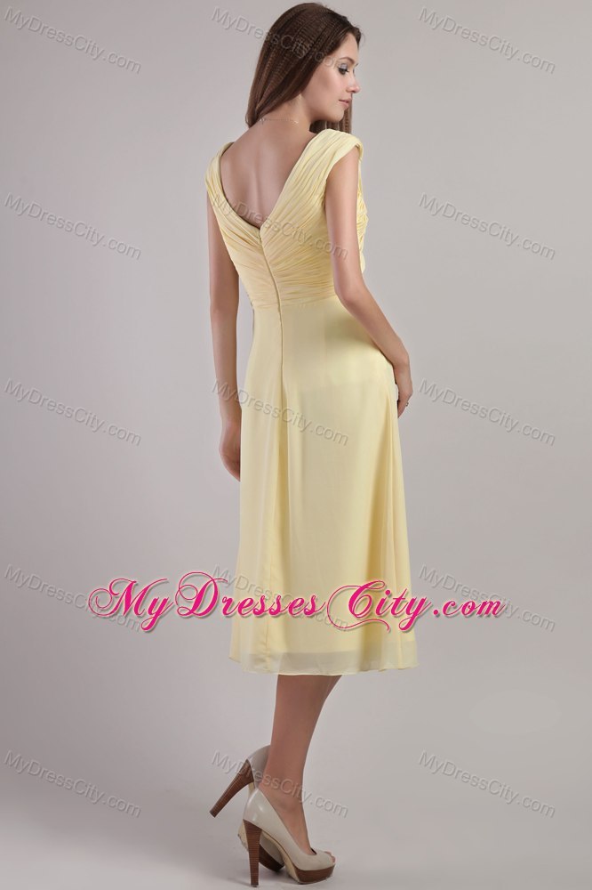 Empire V-neck Tea-length Ruched Chiffon Light Yellow Dresses for Damas