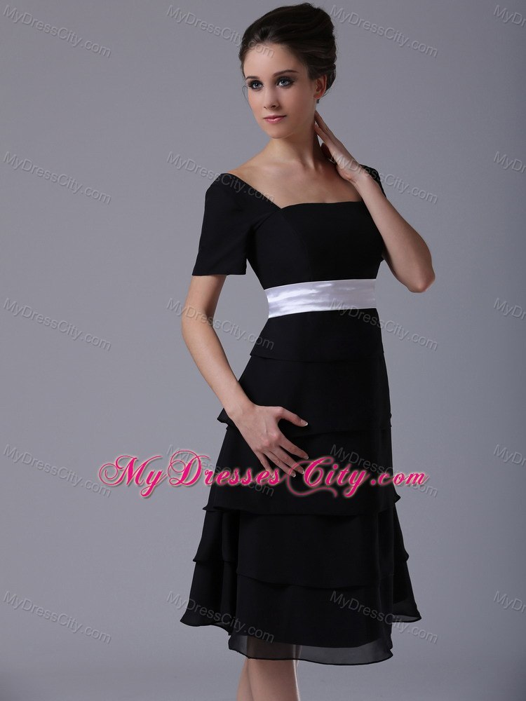 Short Sleeves Layers Black Mother Bride Dress with White Sash