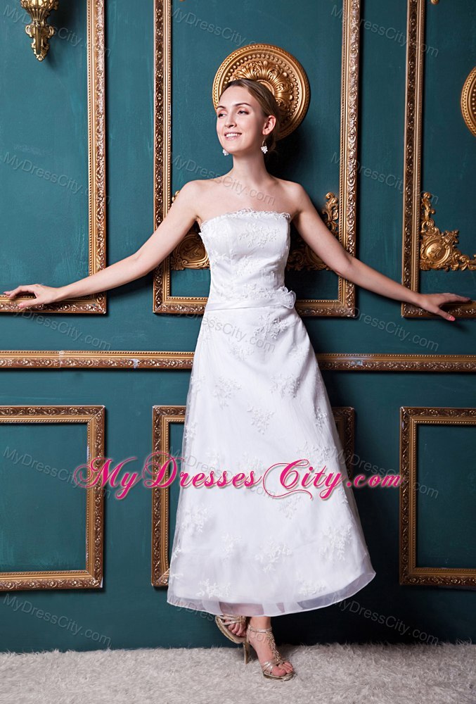 Modest Column Strapless Ankle-length Appliques Wedding Dress