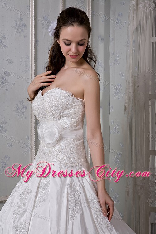 Taffeta Sweetheart Appliques Bridal Gowns with Flower on Sash