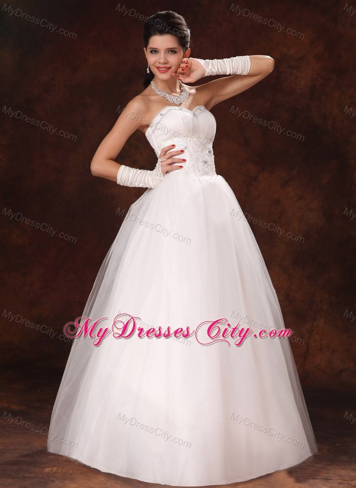 Jeweled Neckline Sweetheart Garden Wedding Dress with Beaded