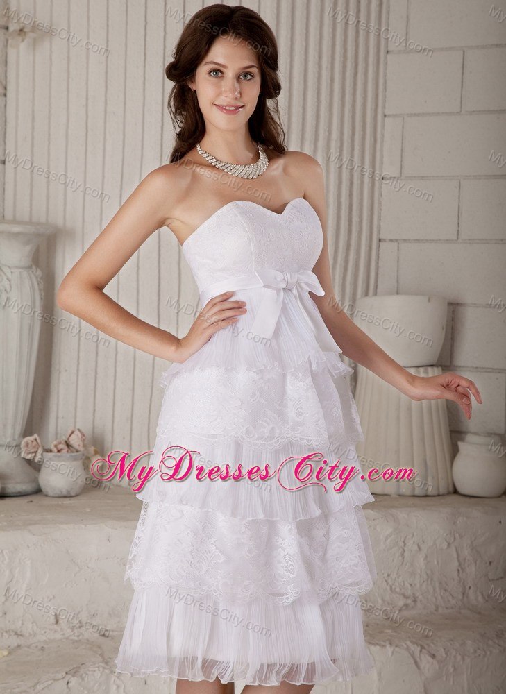 Lace Layers Sweetheart Knee-length Bowknot Decorated Bridal Gown