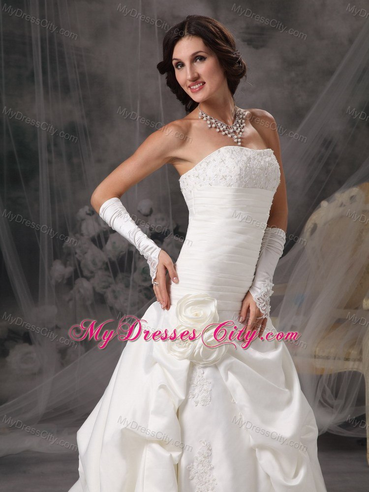 Luxurious Lace Flowers Pick Ups Court Train Wedding Dress with Gloves