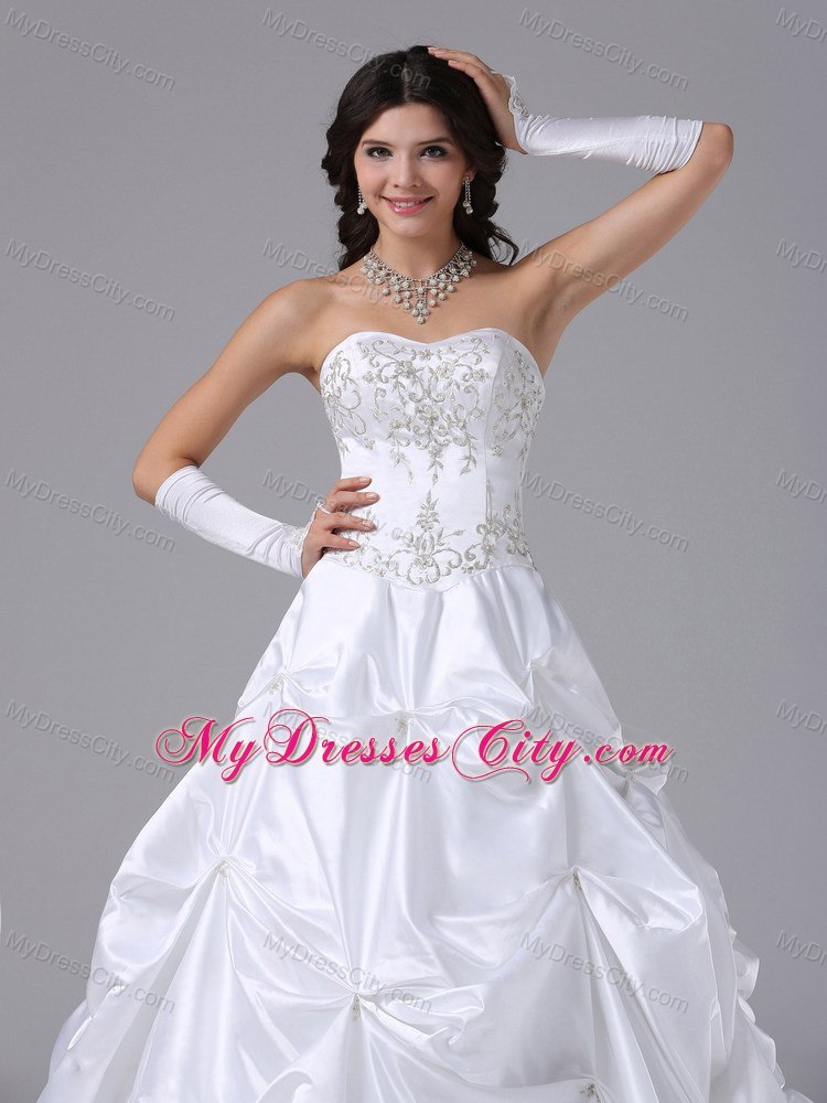 Embroidery Pick Ups Sweetheart Court Train Church Wedding Dresses