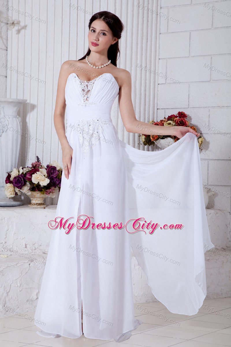 Elegant Sweetheart Beaded Appliques Chiffon Beach Wedding Dresses