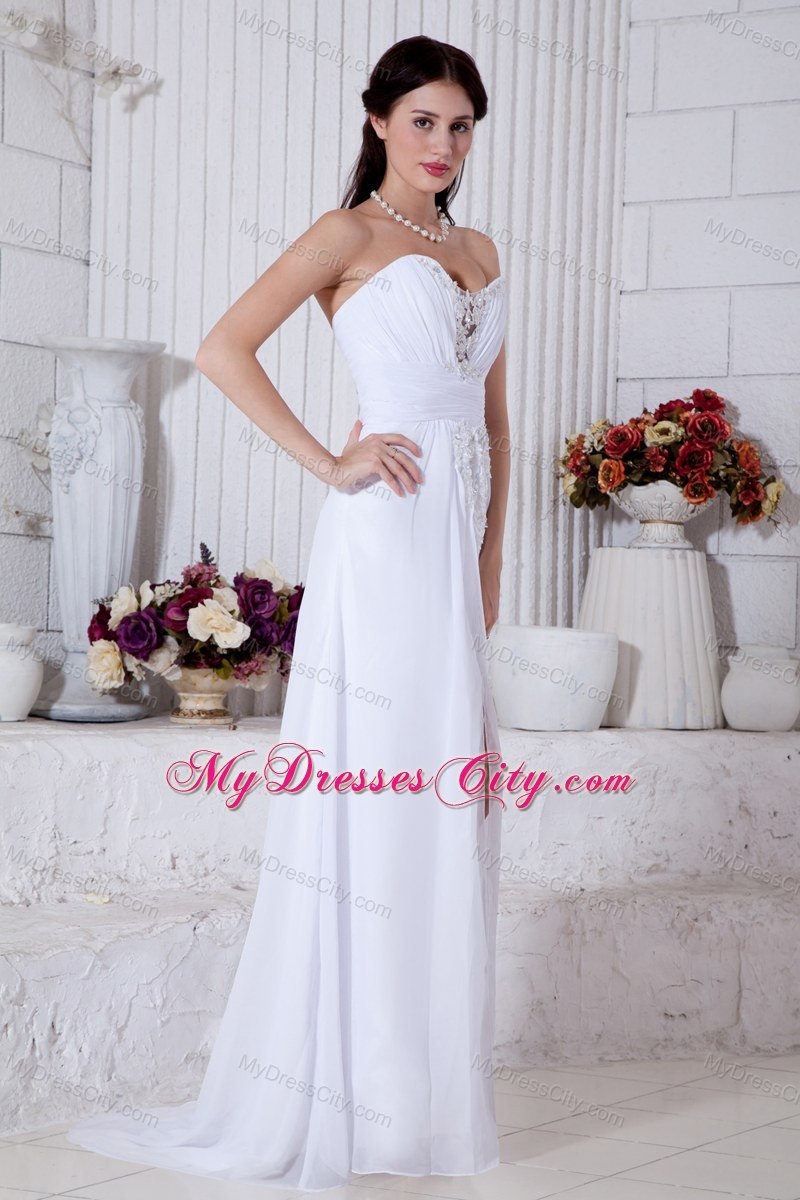 Elegant Sweetheart Beaded Appliques Chiffon Beach Wedding Dresses